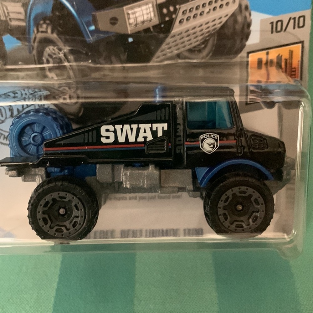 SWAT Police Truck - Hot Wheels Mercedes Benz Unimog 1300 treasure hunt